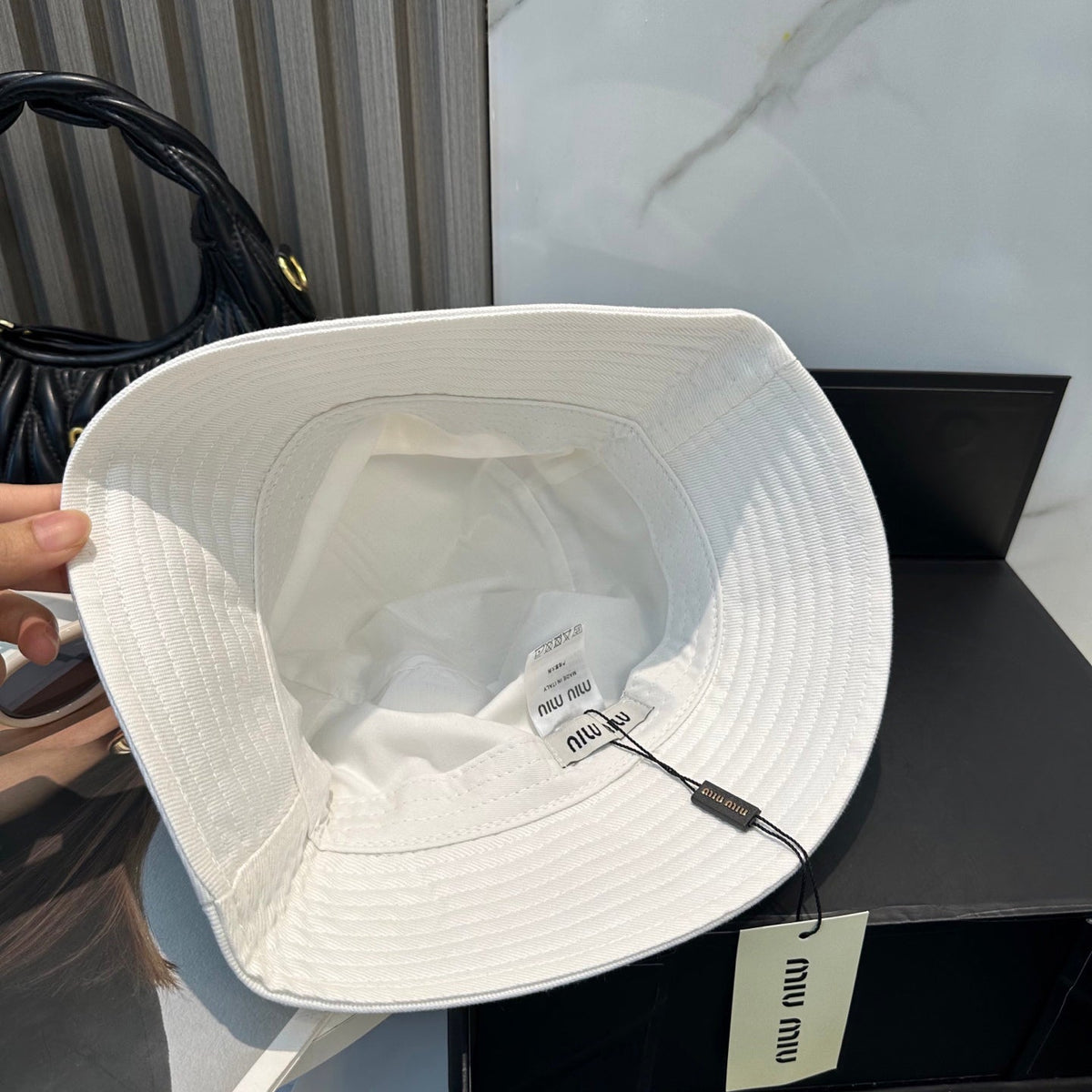 mm Bucket Hat in Black & White